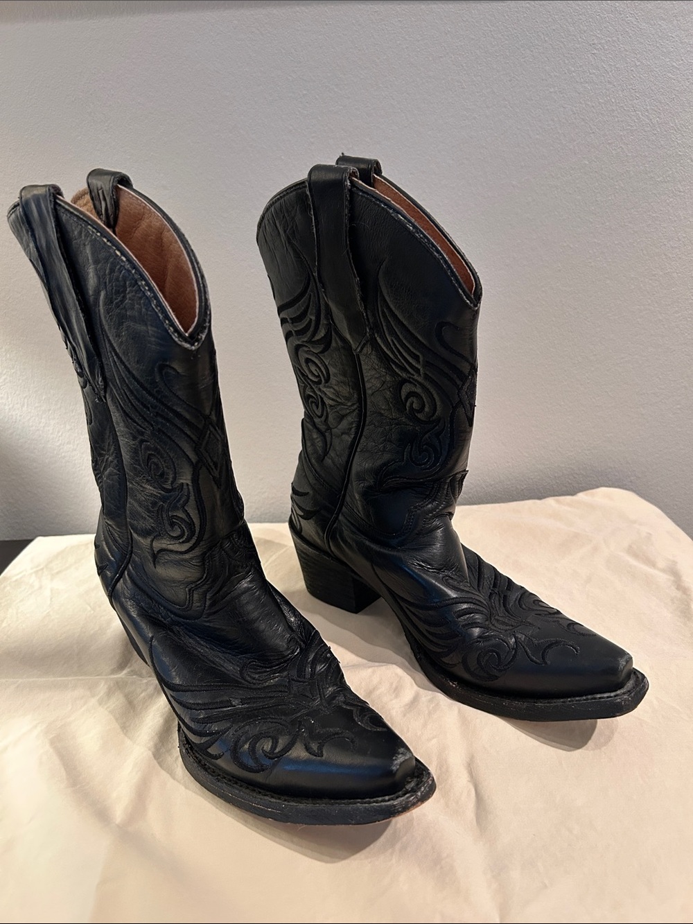 Circle G Black Western Embroidered Heeled Boots